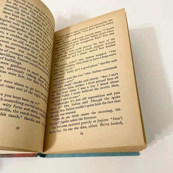 Vtg 1976 Alfred Hitchcock The three Investigators in Mystery of the Moaning Cave - Picture 12 of 16